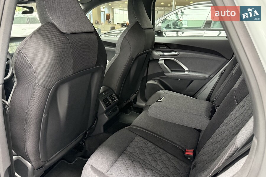 Audi Q5 - фото 11