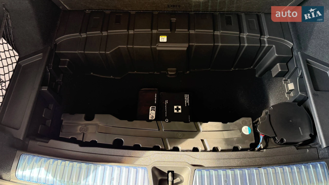 Audi-0
