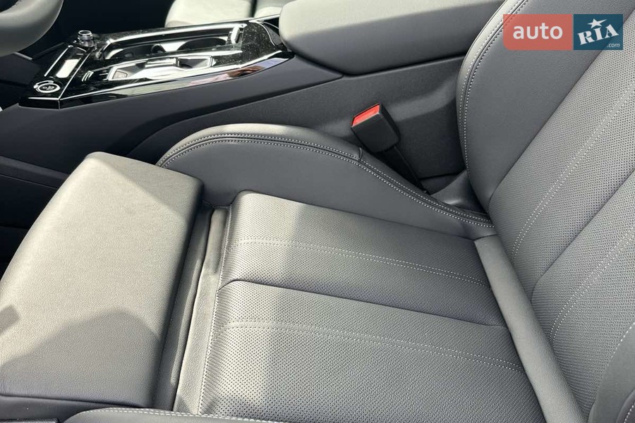Audi Q6 e-tron - фото 18