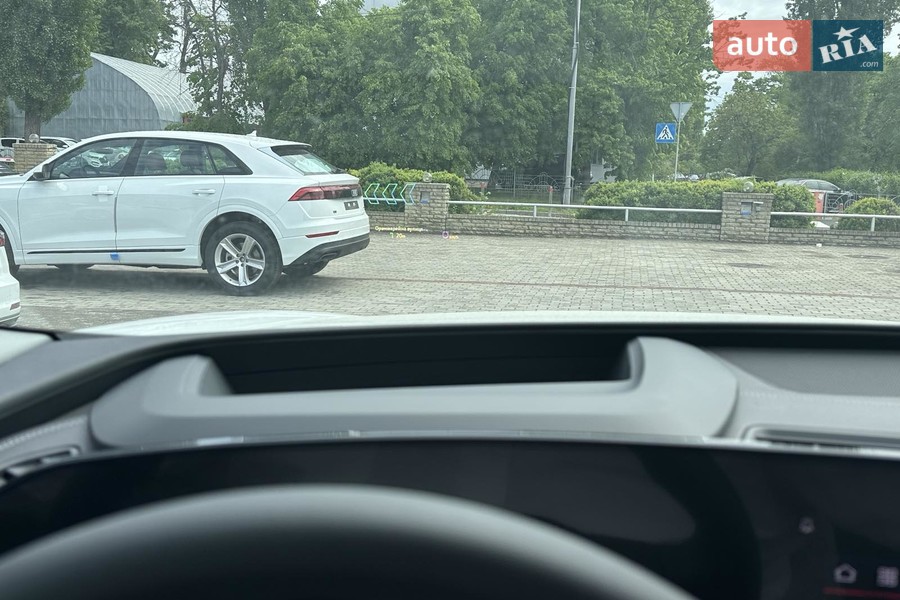 Audi Q6 e-tron - фото 15