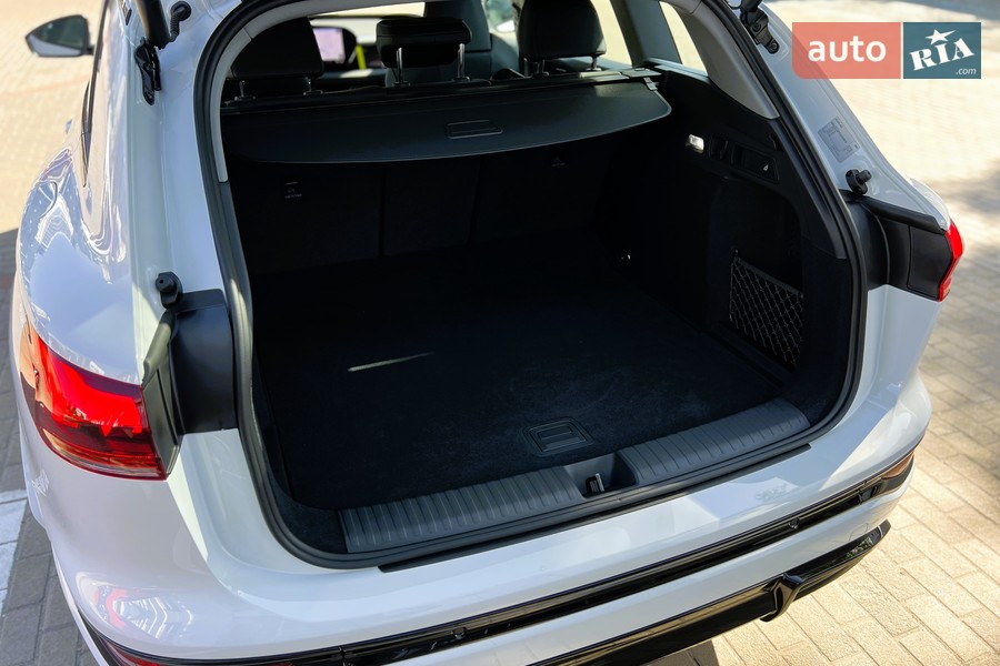 Audi Q6 e-tron - фото 11