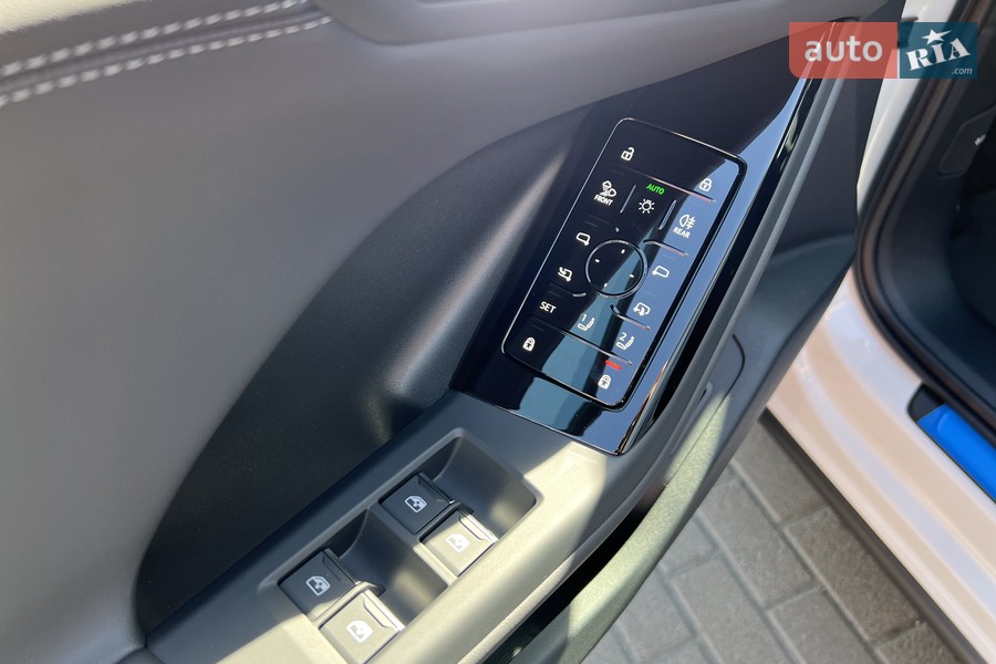 Audi Q6 e-tron - фото 17