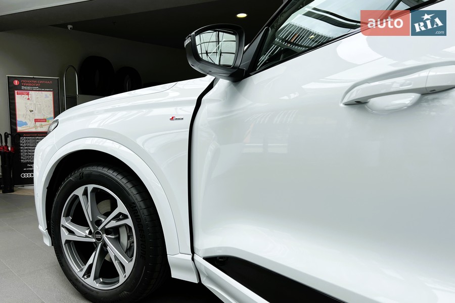 Audi Q6 e-tron - фото 13
