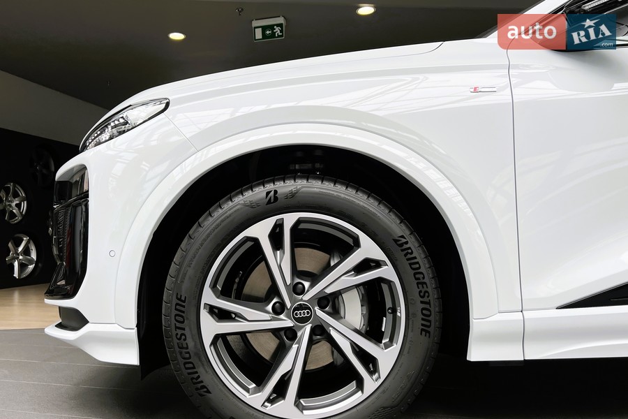 Audi Q6 e-tron - фото 14