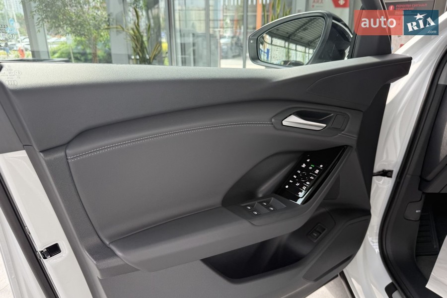 Audi Q6 e-tron - фото 9