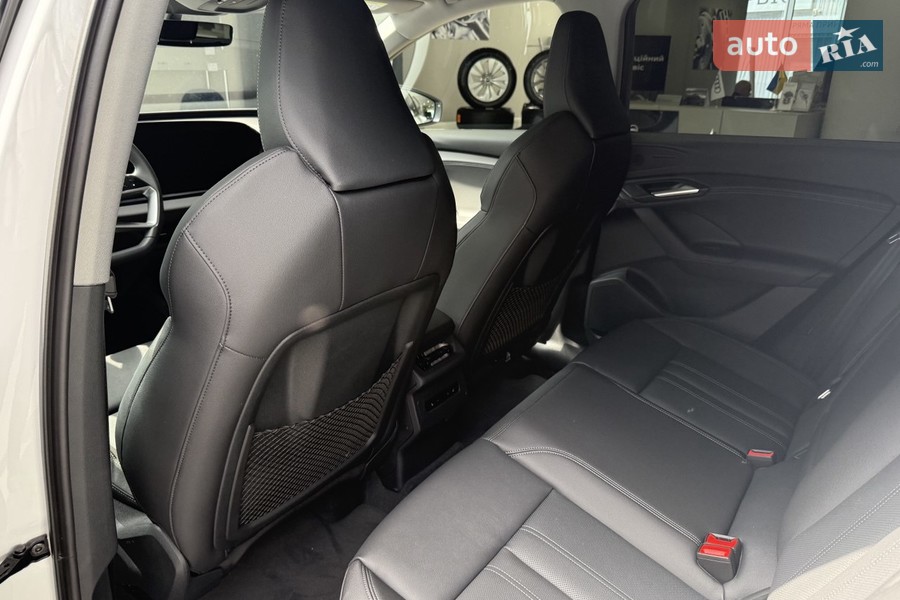 Audi Q6 e-tron - фото 10