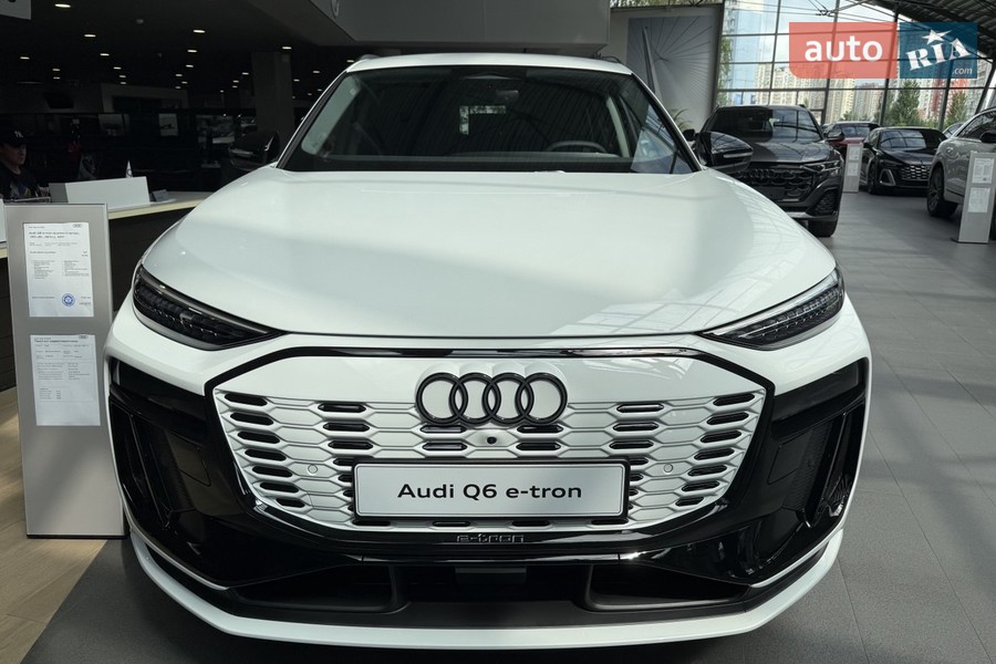 Audi Q6 e-tron - фото 1