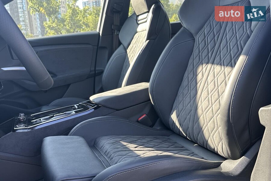 Audi Q6 e-tron - фото 14