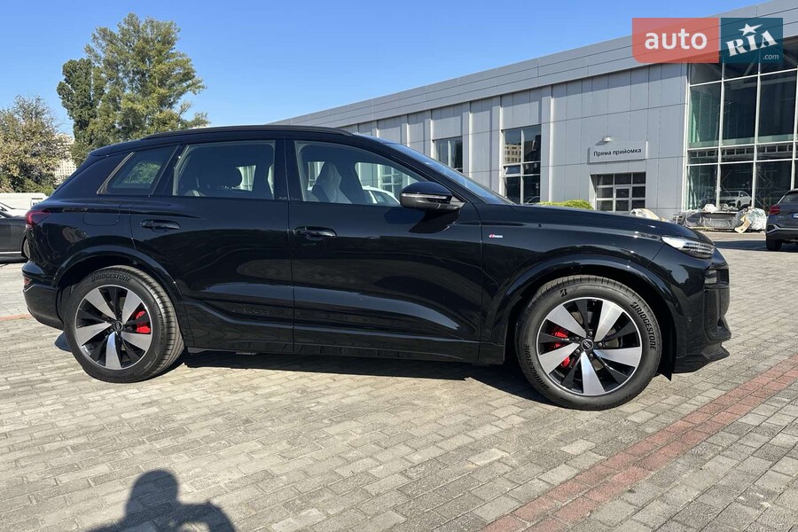 Audi Q6 e-tron - фото 9
