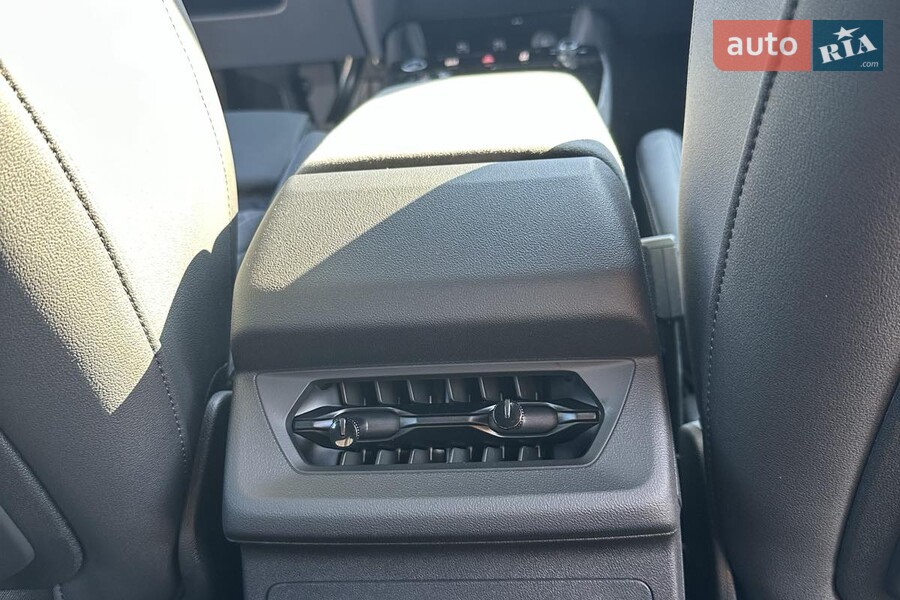 Audi Q6 e-tron - фото 22