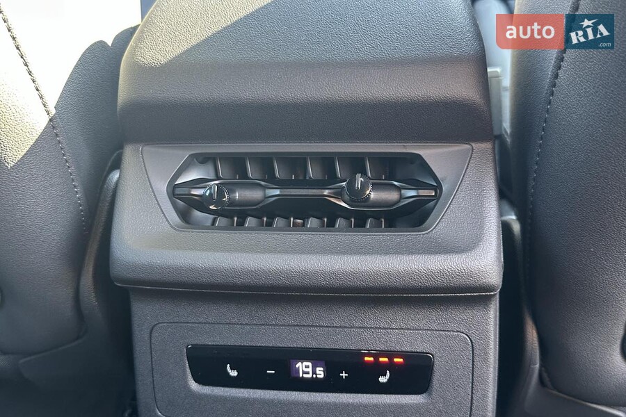 Audi Q6 e-tron - фото 27