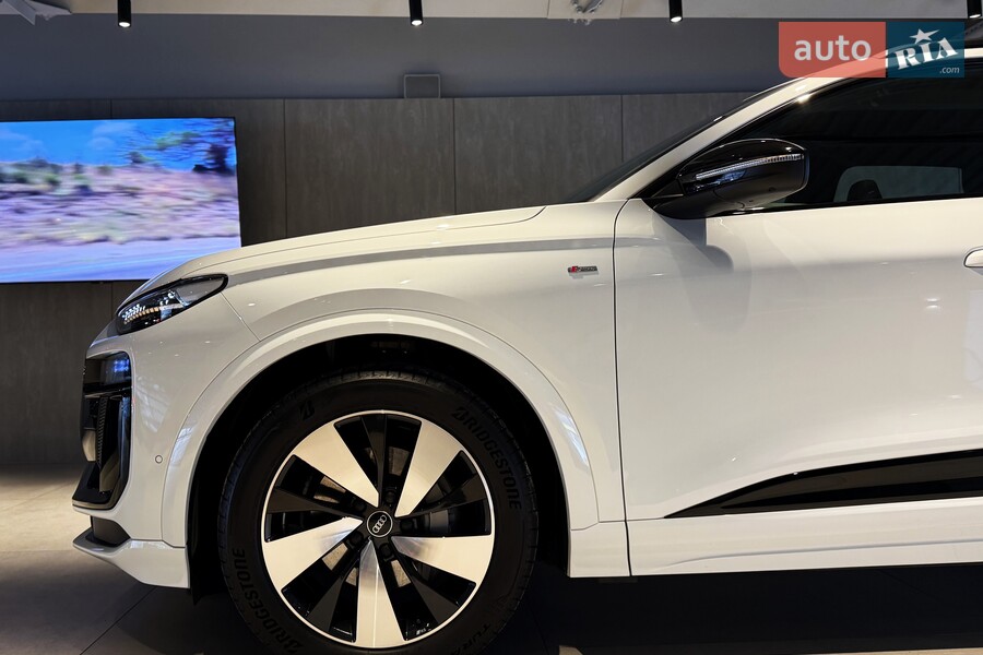 Audi Q6 e-tron - фото 12