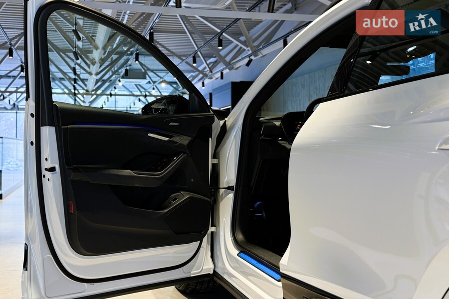 Audi Q6 e-tron - фото 15