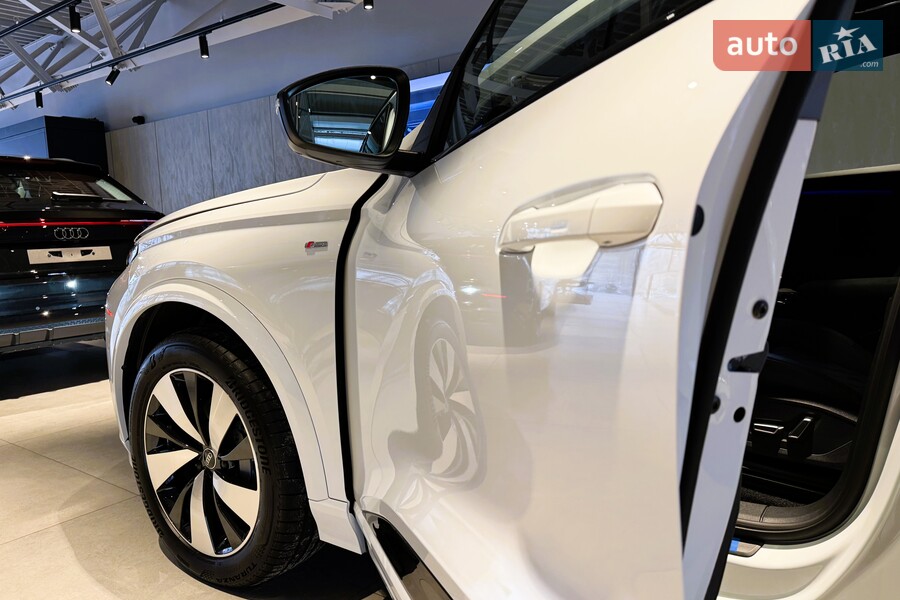 Audi Q6 e-tron - фото 9