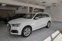 Audi Q7 Basis