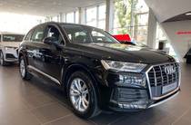 Audi Q7 Basis