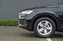 Audi Q7 Basis