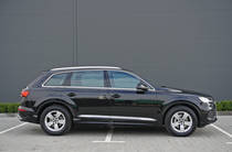 Audi Q7 Basis