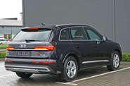 Audi Q7 Basis