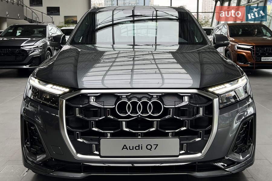 Audi Q7 - фото 1