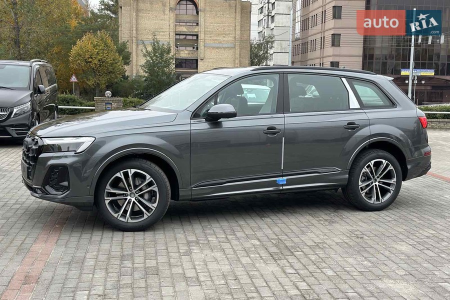 Audi Q7 - фото 12