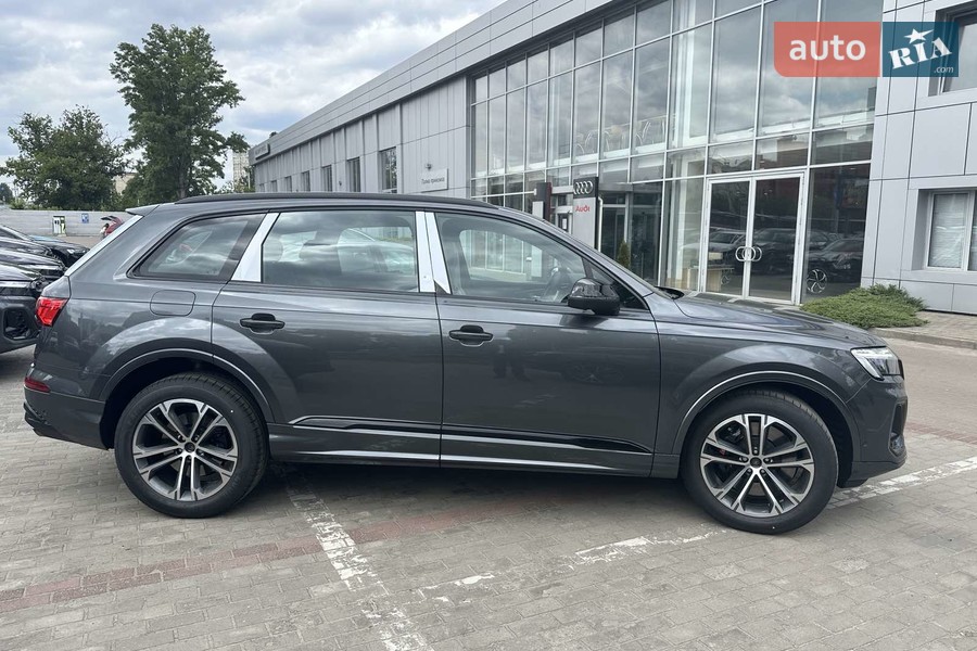 Audi Q7 - фото 10