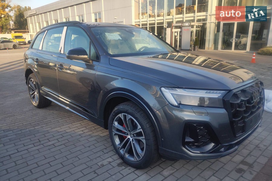 Audi Q7 - фото 7