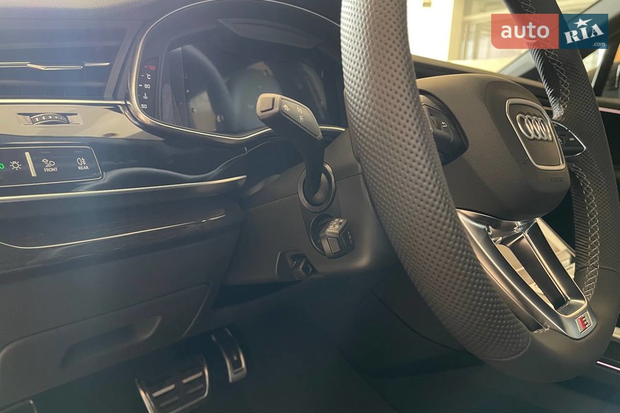 Audi Q7 - фото 12