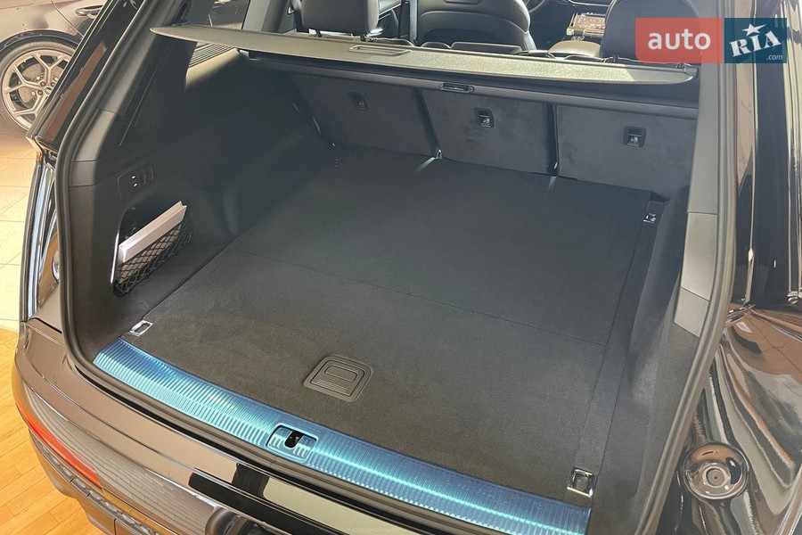 Audi Q7 - фото 20