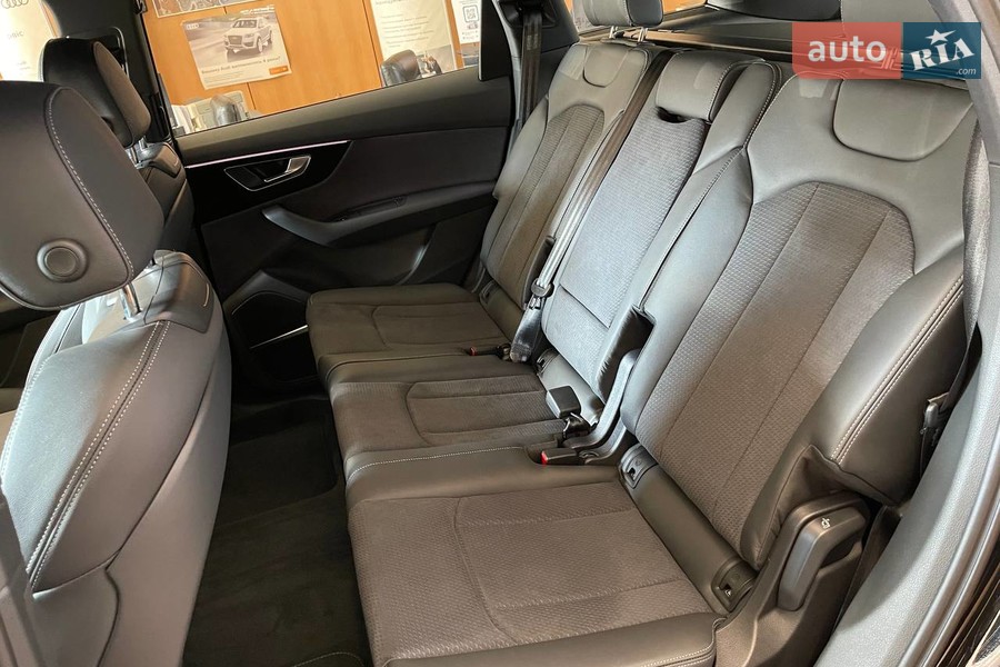 Audi Q7 - фото 18