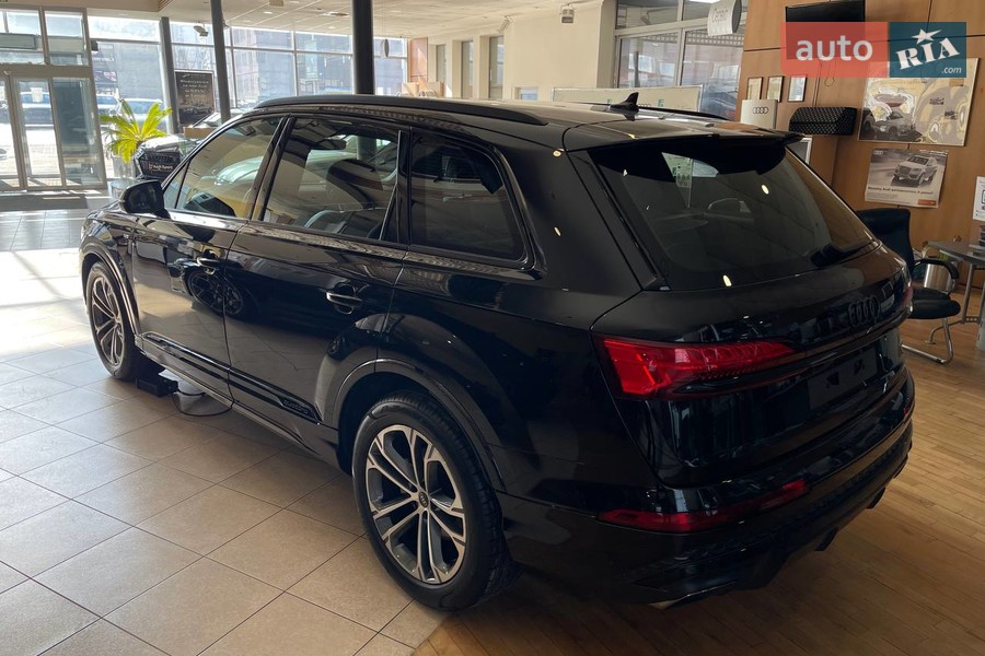 Audi Q7 - фото 2
