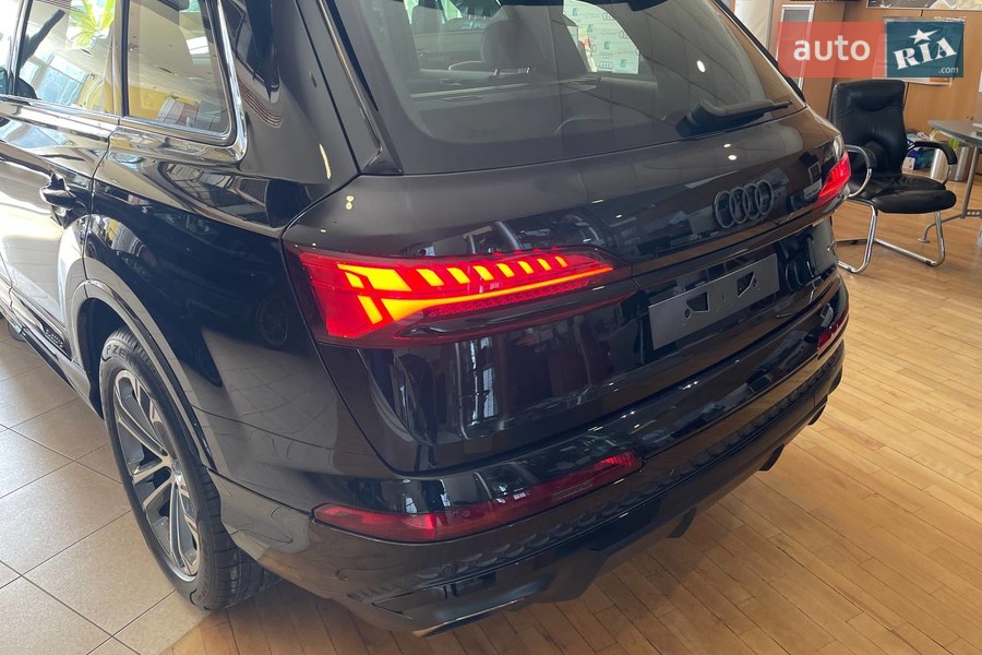 Audi Q7 - фото 4