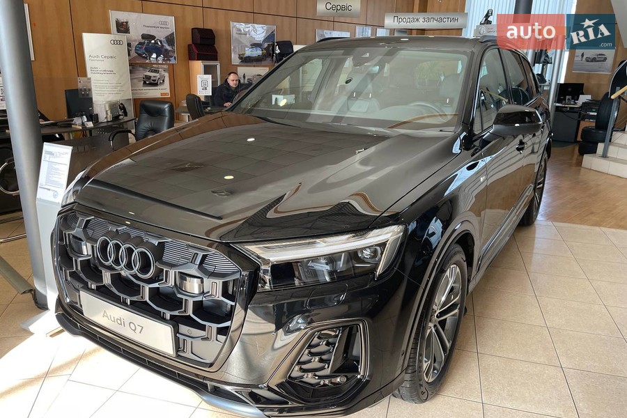 Audi Q7 - фото 1