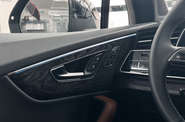 Audi Q7 Basis