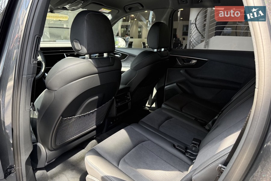 Audi Q7 - фото 6