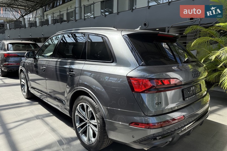 Audi Q7 - фото 3