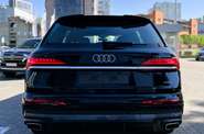 Audi Q7 - фото 7
