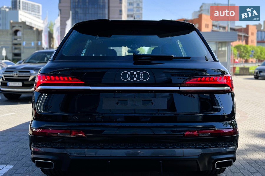 Audi Q7 - фото 7