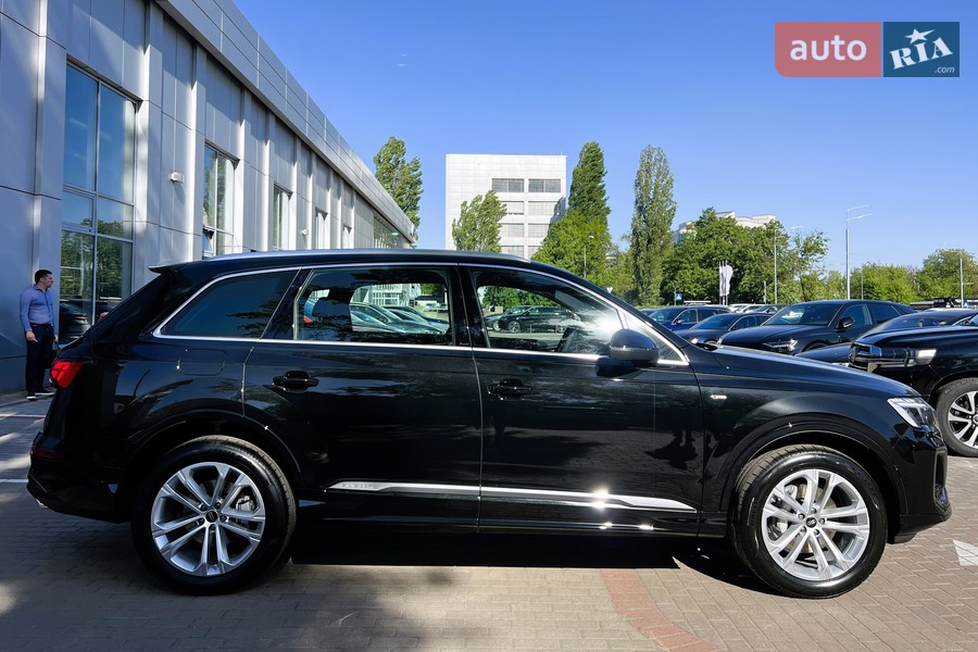 Audi Q7 - фото 5