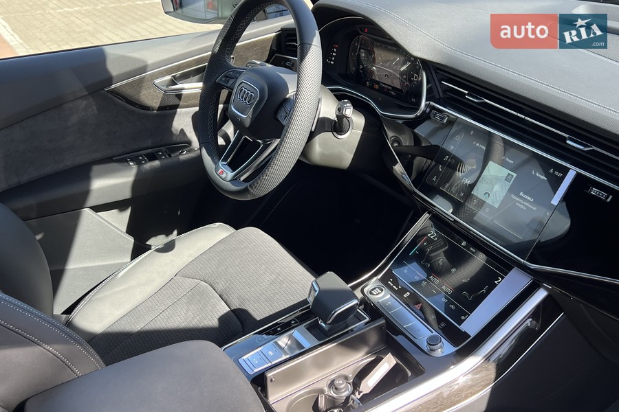 Audi Q7 - фото 18