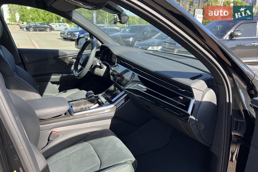 Audi Q7 - фото 23