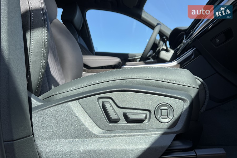 Audi Q7 - фото 24