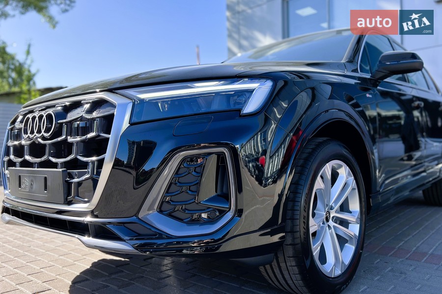 Audi Q7 - фото 9