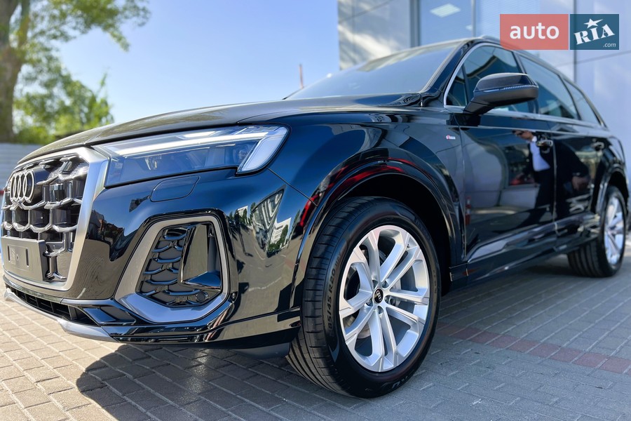 Audi Q7 - фото 10