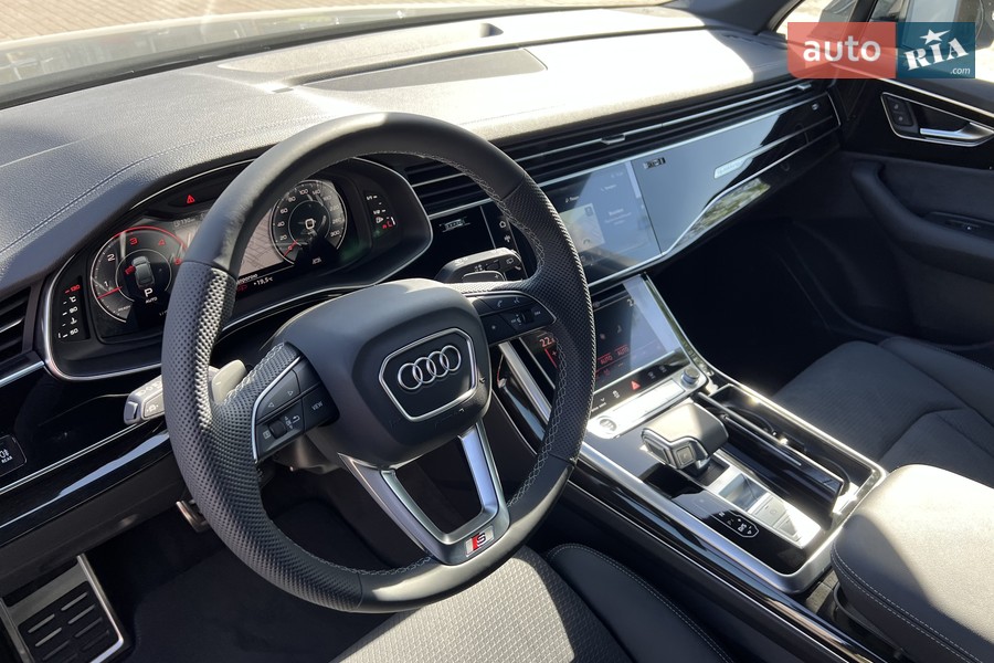 Audi Q7 - фото 30