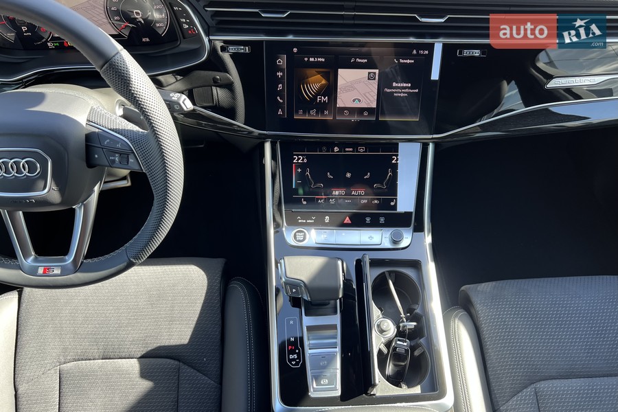 Audi Q7 - фото 32