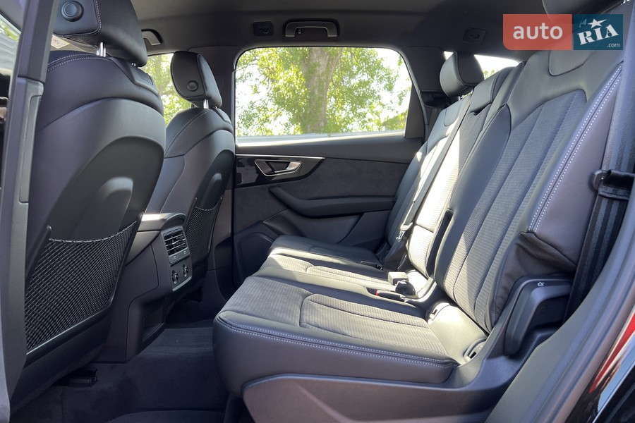 Audi Q7 - фото 38
