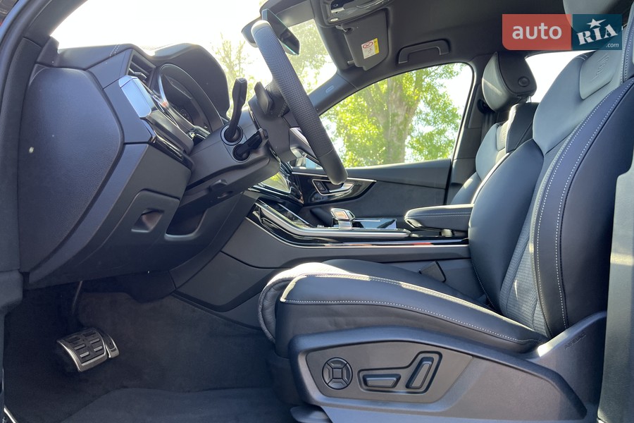 Audi Q7 - фото 39