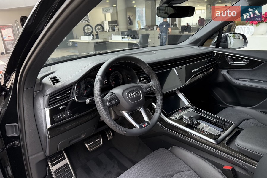 Audi Q7 - фото 6