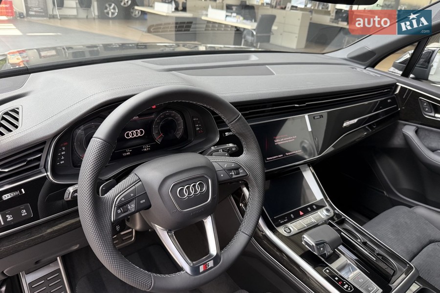 Audi Q7 - фото 7